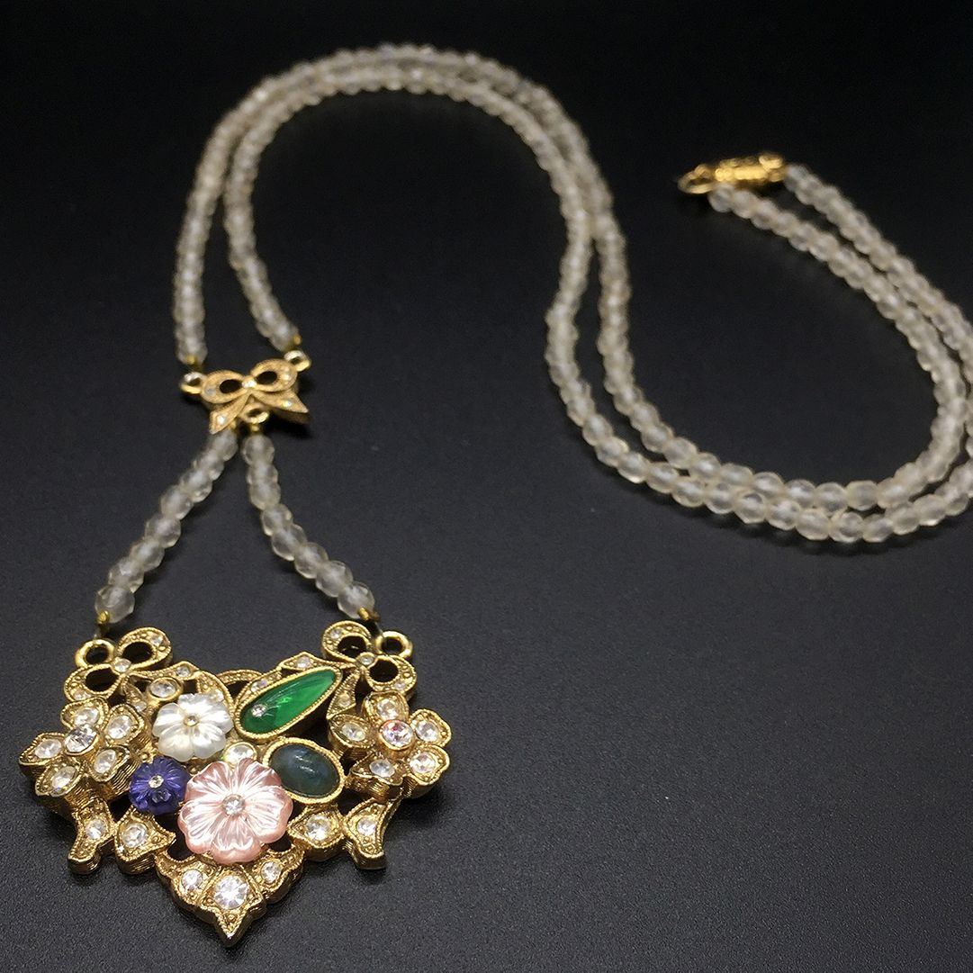 1928-Faceted-Crystal-with-molded-Floral-Stones-rhinestone-Pendant-3.jpg