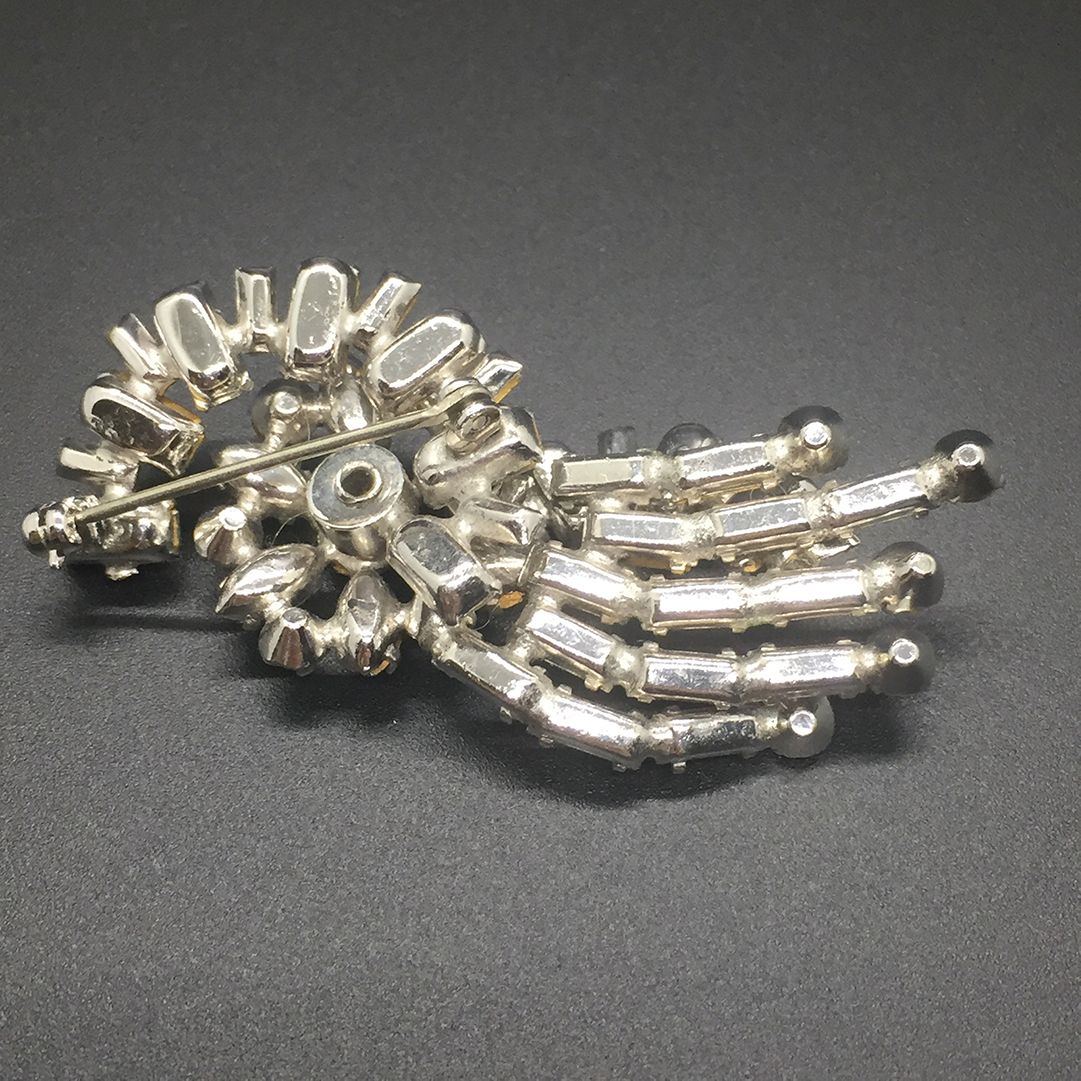 1950s-Vintage-Rhinestone-Pin-that-Swivels-or-Rotates-1.jpg