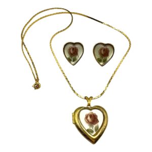 1970s-Heart-Shaped-Pendant-Necklace-6.jpg