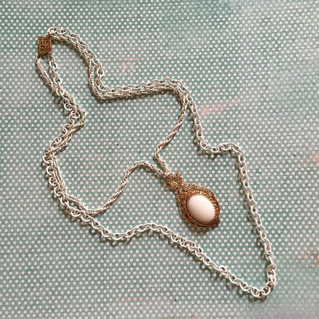 Vintage 1970s White Enamel Double Chain Milkglass Pendant Necklace plus Free earrings