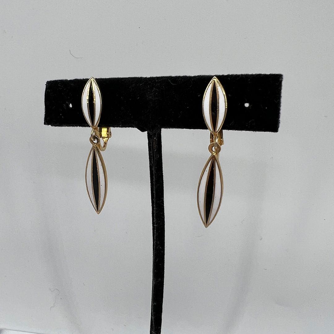 1970s Black and White Enamel Dangle Earrings