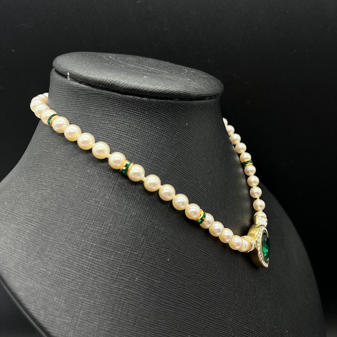 1980s-S.A.L.-Pearl-and-Rhinestone-Collar-Necklace4.jpg
