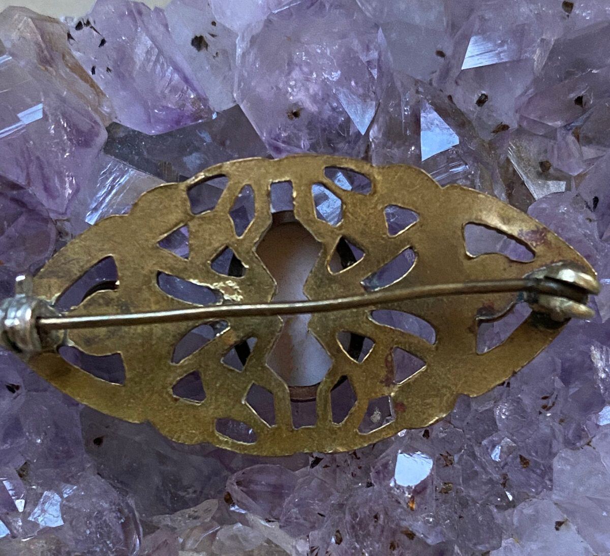 Antique-c.-1910-Natural-Sapphire-with-Cameo-Pin-2-e1625353460937.jpg