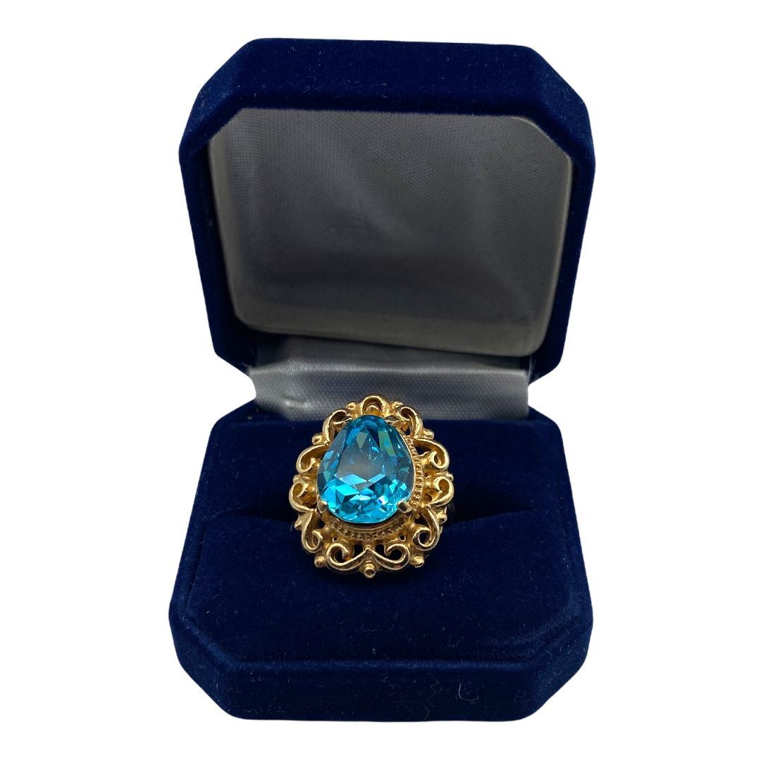 Beautiful Blue Stone Avon Costume Cocktail Ring