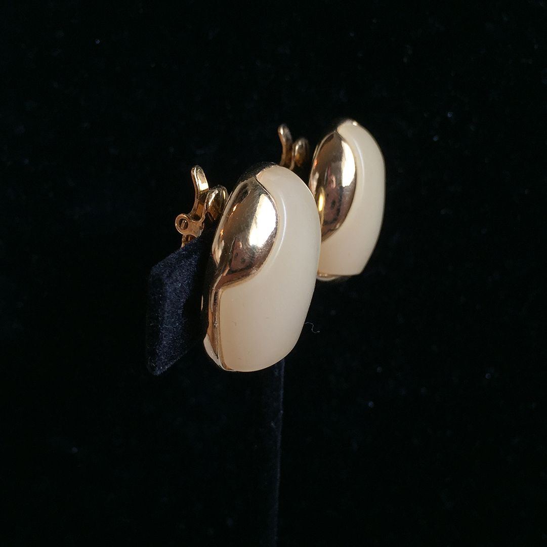 Beige-Trifari-Clip-Back-Earrings-2.jpg