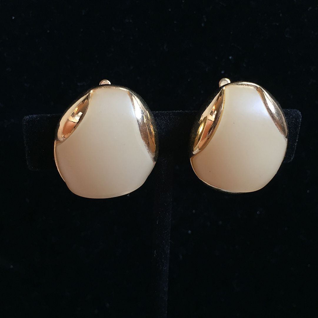Vintage c. 1980s Frosted Pale Yellow or Beige Trifari Clip back Earrings