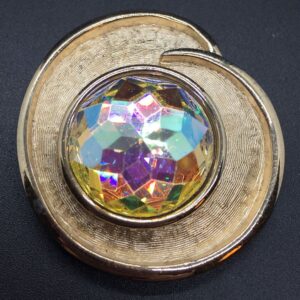 Bergere-Headlight-Rhinestone-Pendant-2.jpg