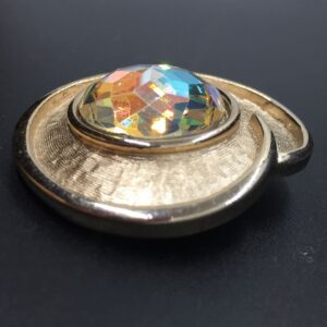 Bergere-Headlight-Rhinestone-Pendant-5.jpg