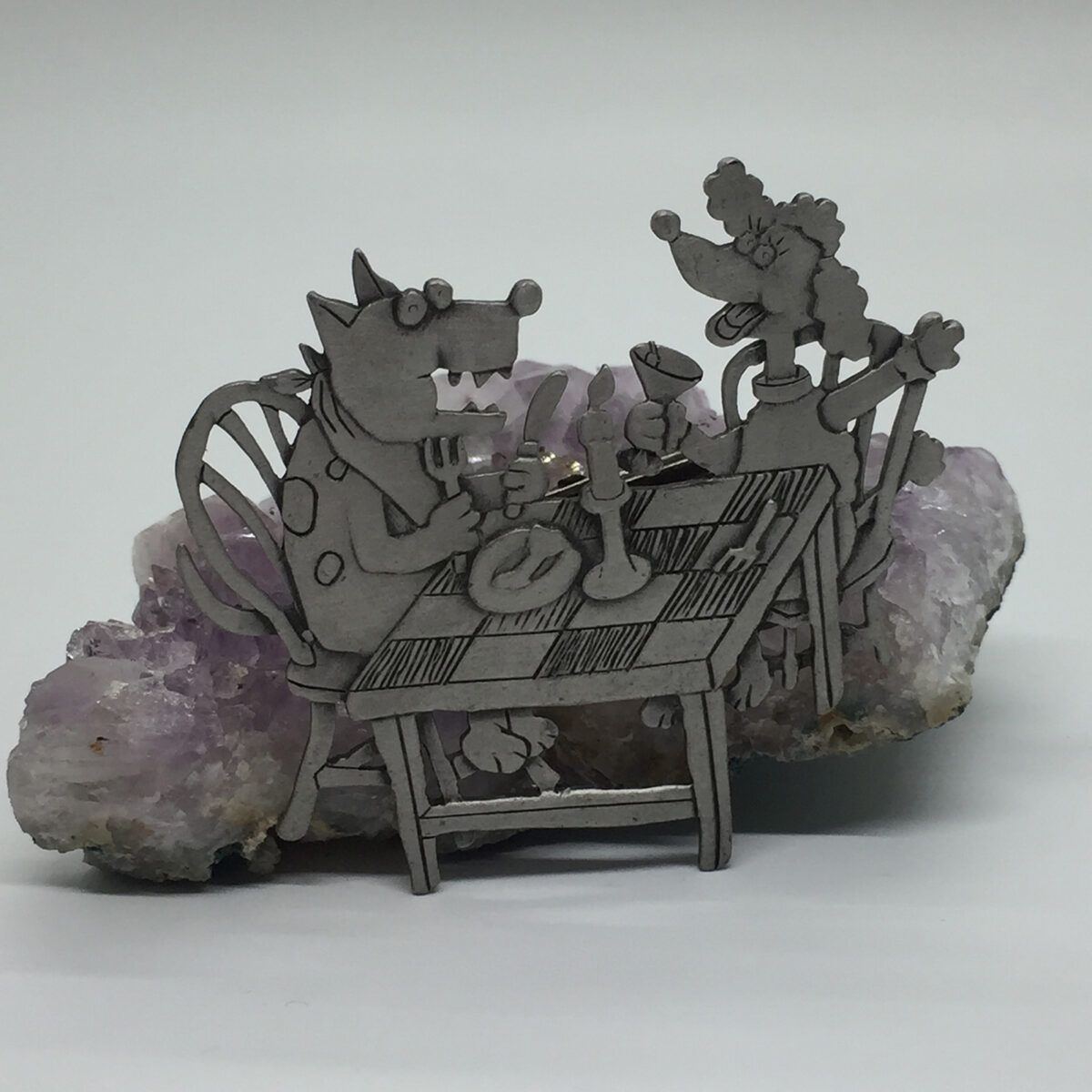Cute-JJ-Dogs-Eating-at-the-Dinner-Table-Pin-1-e1625350196138.jpg