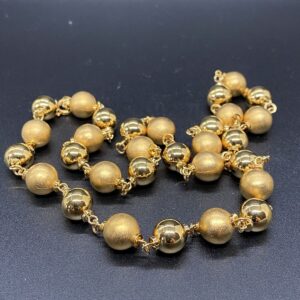 Gold-Tone-Smooth-and-Texture-Bead-Collar-Necklace-3-e1625348673769.jpg