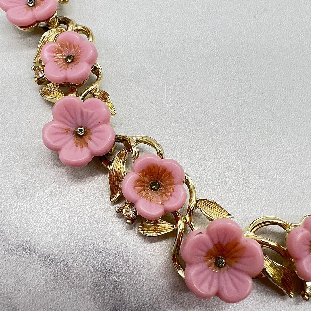 Karu-Arke-Lucite-Flower-Pink-Necklace-Set-5.jpg