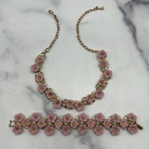 Karu-Arke-Lucite-Flower-Pink-Necklace-Set-7.jpg
