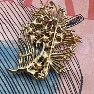 Lisner-flower-rhinestone-brooch.jpg