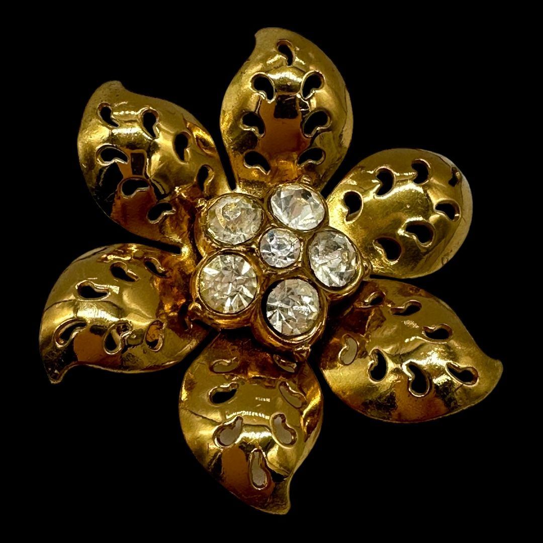 Lovely-Coro-Rhinestone-Flower-Pin-3.jpg