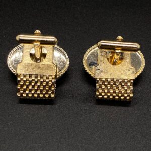 Lucite-Green-Cabochon-with-Gold-Flecks-Vintage-Chain-Wrap-Cuff-Links-1-e1625351346101.jpg