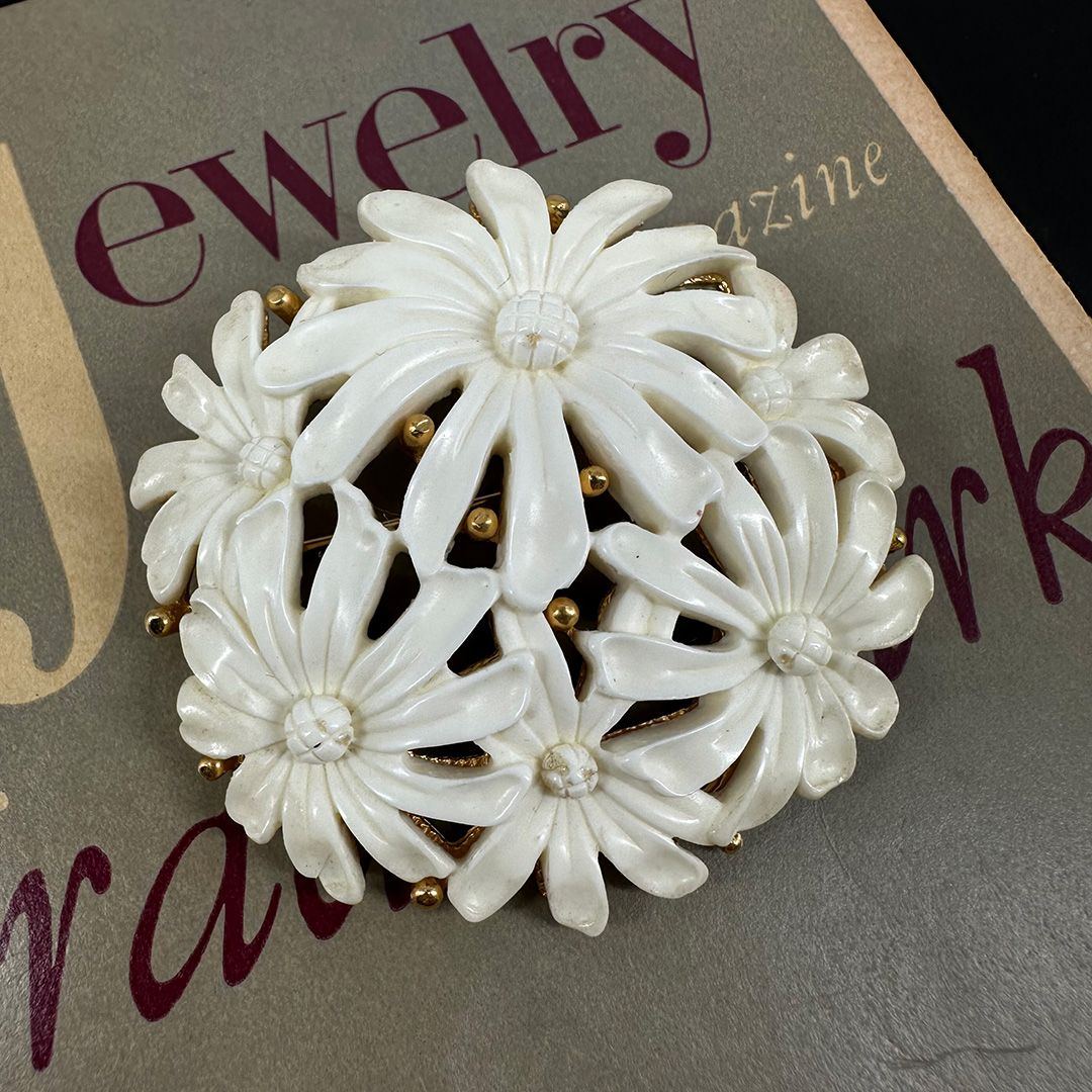 Monet-white-flower-resin-brooch3.jpg