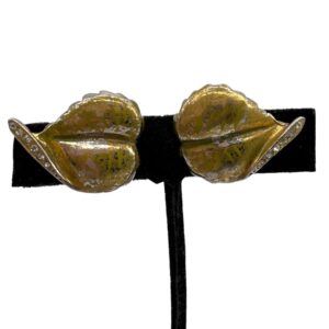 Rare-Unsigned-DeRosa-1940s-Enamel-Earrings3.jpg