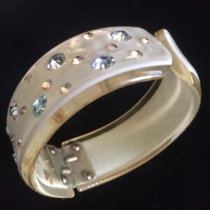 Swirly-Pearlescent-Thermoplastic-Rhinestone-Studded-Clamper-4.jpg
