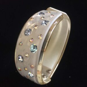 Swirly-Pearlescent-Thermoplastic-Rhinestone-Studded-Clamper-6.jpg