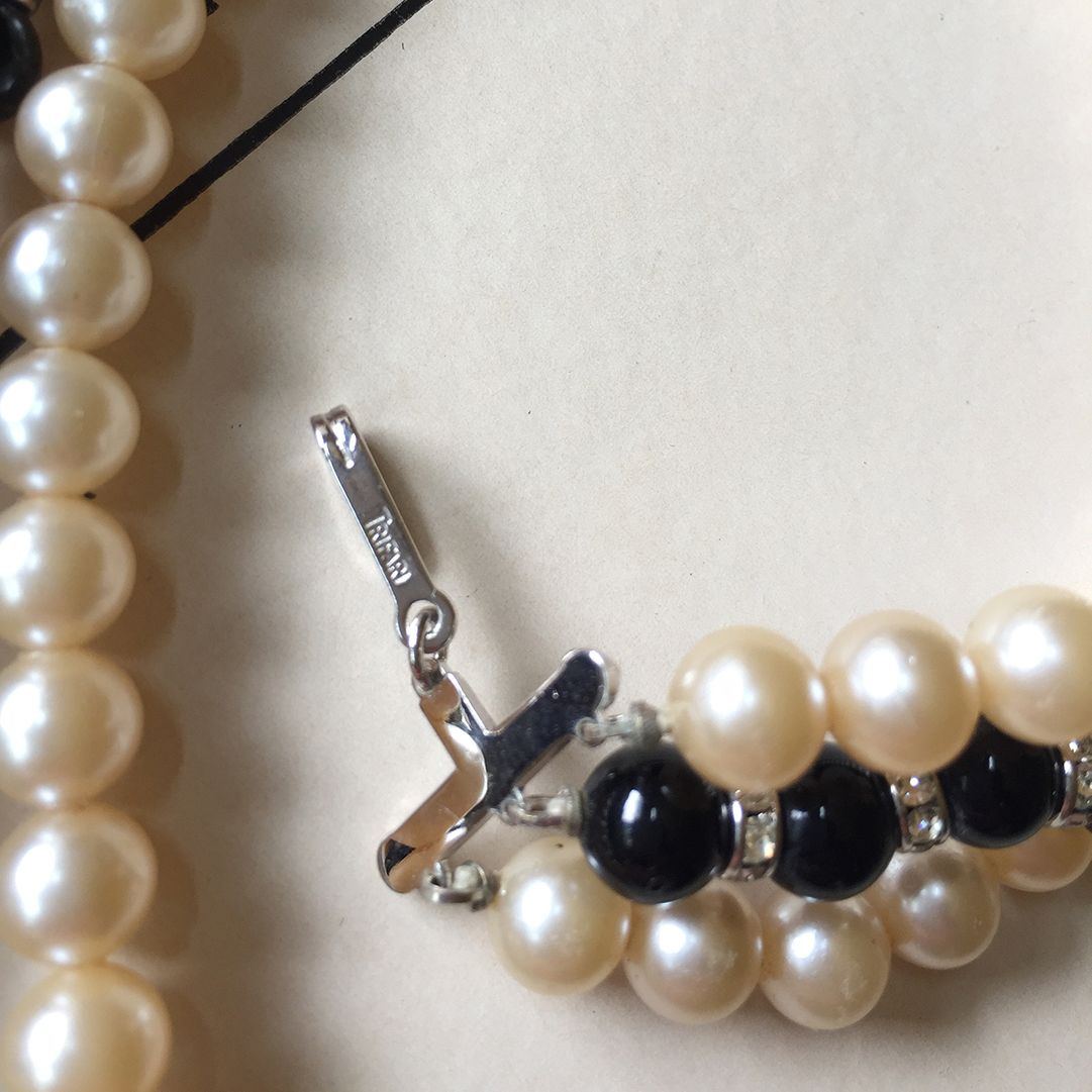 Trifari-faux-pearl-rondell-and-black-bead-triple-strand-necklace-3.jpg
