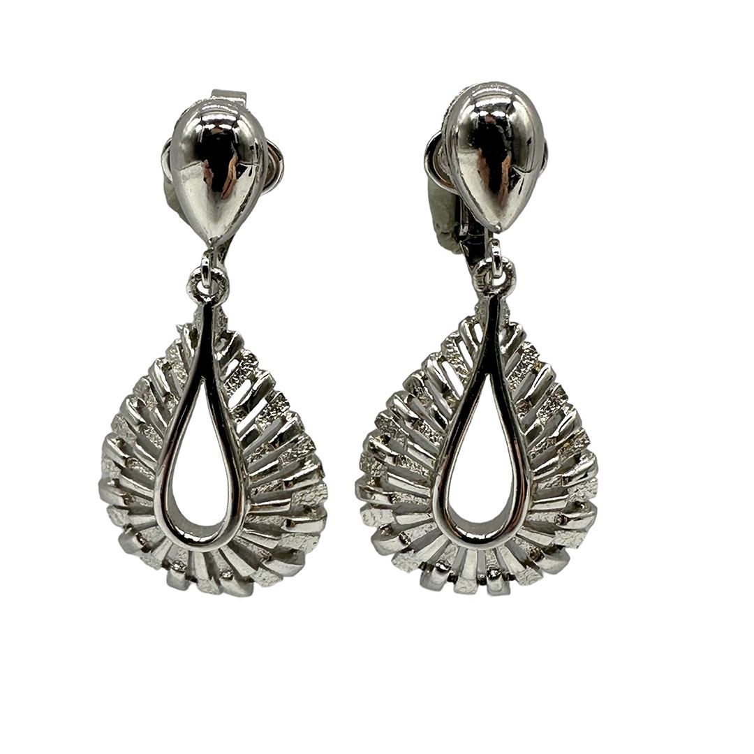 Beautiful Trifari Silver Tone Drop Earrings