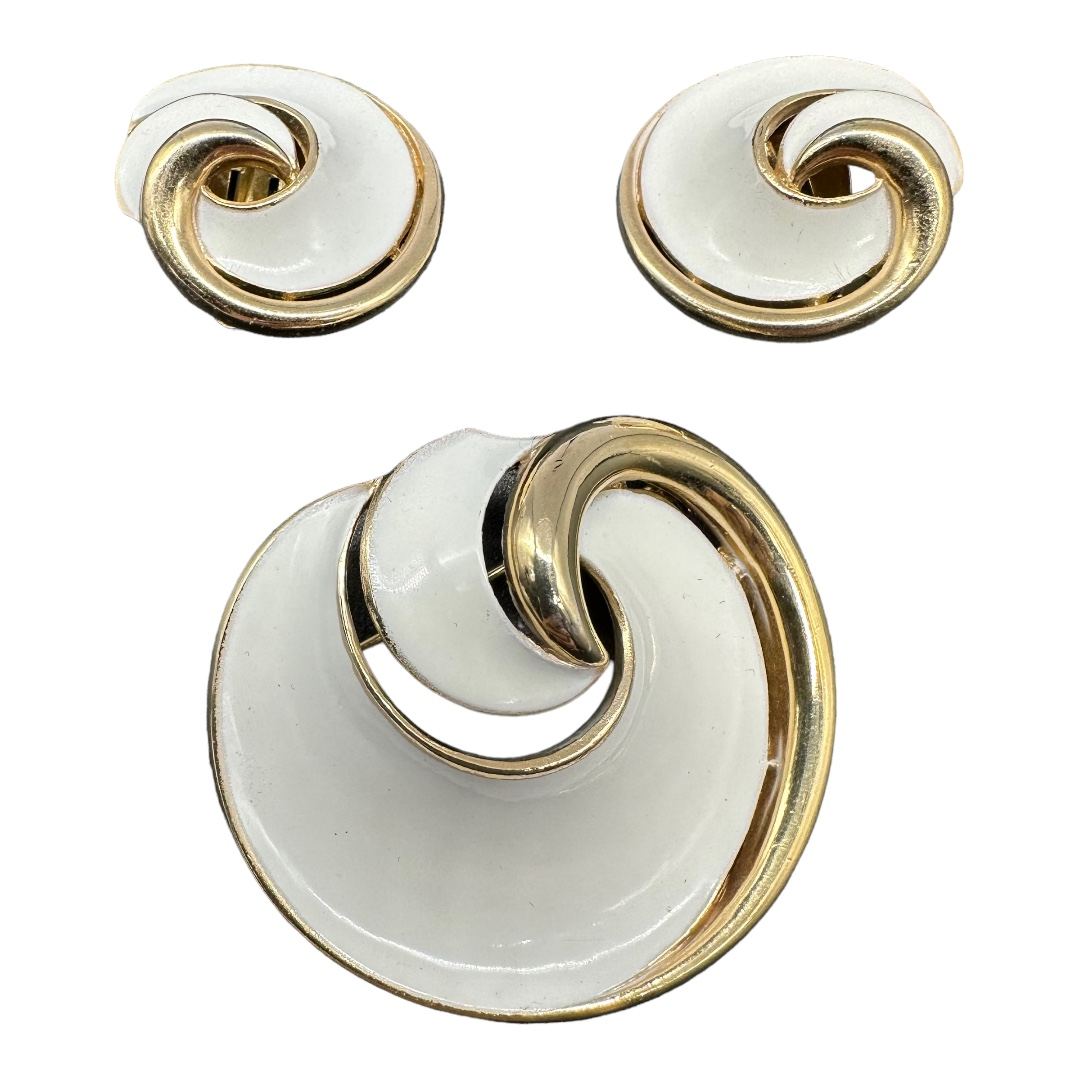 Beautiful Trifari White Enamel Swirl Brooch and Earring Set