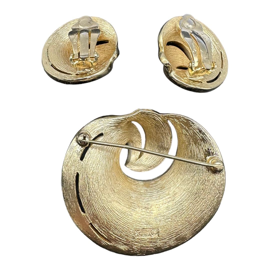 Trifari-white-enamel-earring-set2.jpg