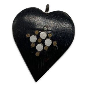 Victorian-Heart-Pendant-with-Metal-Inlays2.jpg