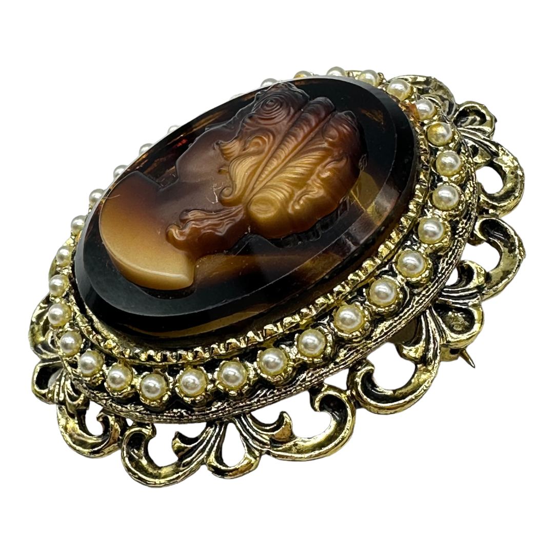 Victorian-Revival-Glass-Cameo-Brooch4.jpg