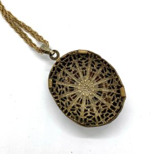 Victorian-Revival-Pendant-Necklace-with-Faux-Roman-Grecian-Cameo-Motif-5.jpg