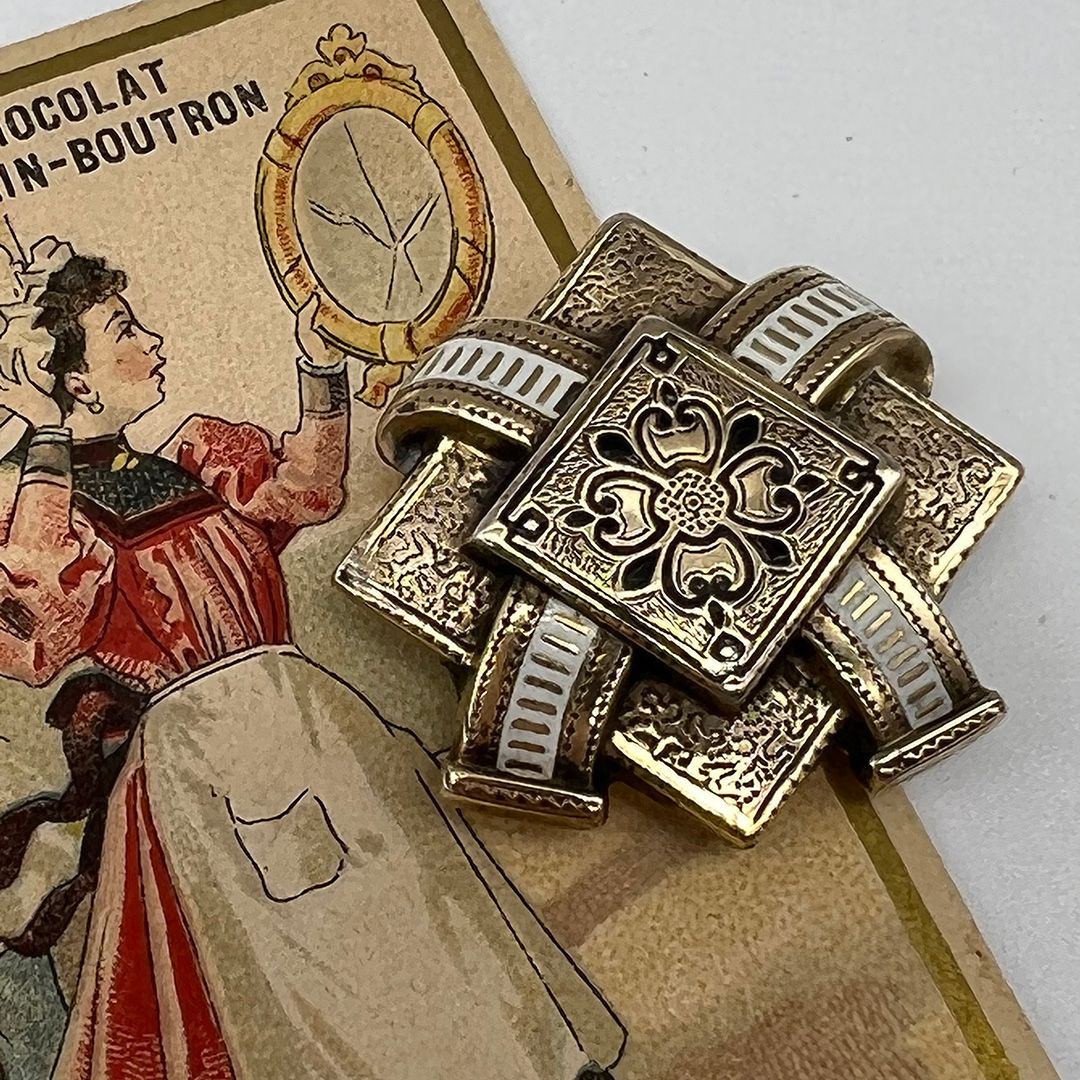 Victorian-taille-d-epargne-1.jpg