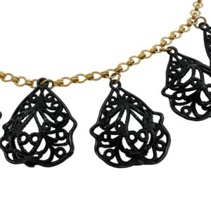 Vintage-1940s-Bib-Necklace-close-up-scaled-1.jpg