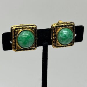 Vintage-1960s-Faux-Jade-Gold-Tone-Clip-Earrings4.jpg