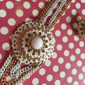 Vintage-1970s-White-Enamel-and-Gold-Tone-Pendant-Necklace-2.jpg