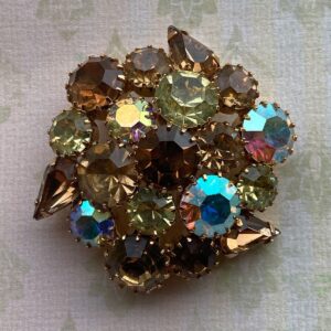 Vintage-Amber-Aurora-Borealis-Rhinestone-Brooch-3-e1625349547814.jpg