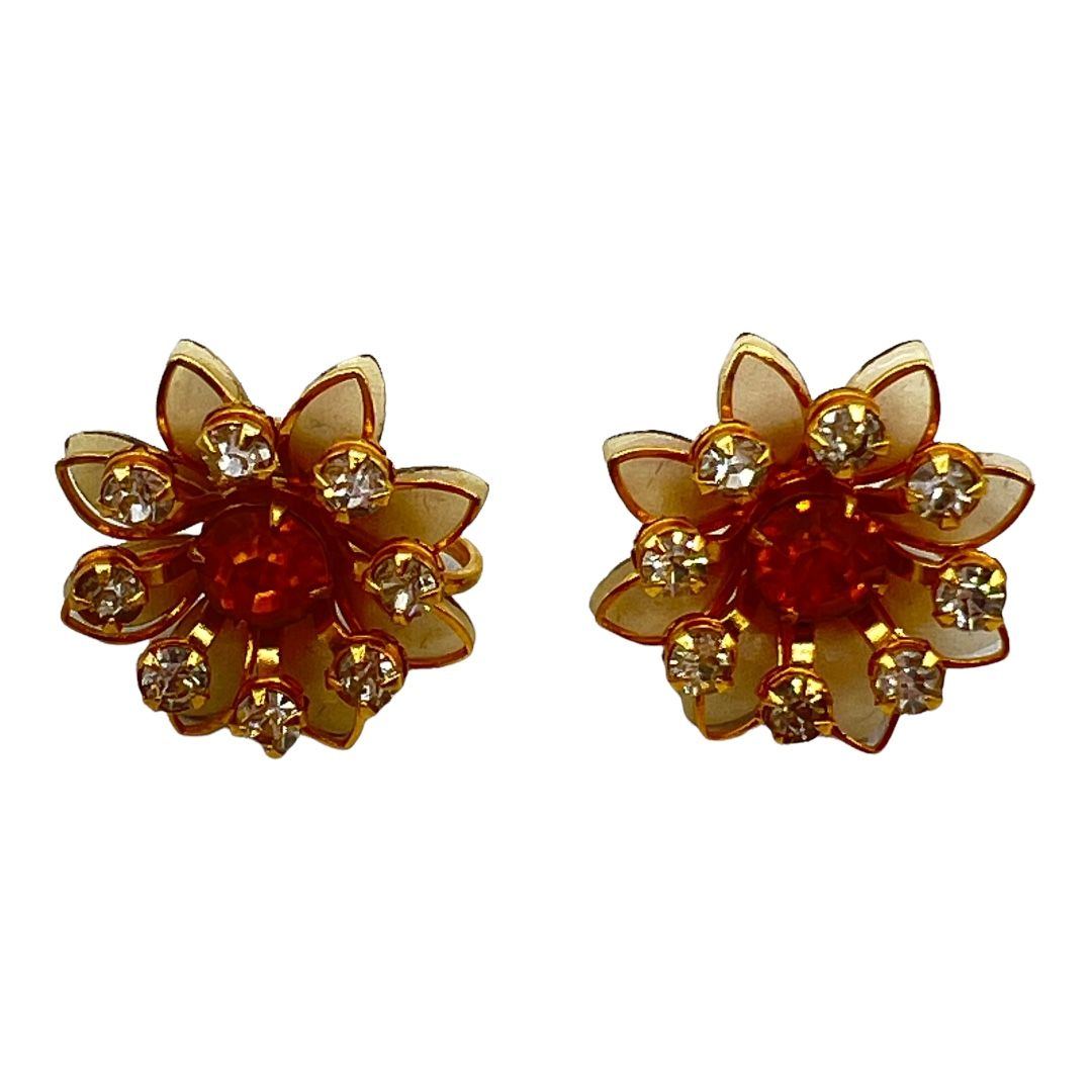 Lovely Vintage B.N. Enamel Floral Screw-back Earrings