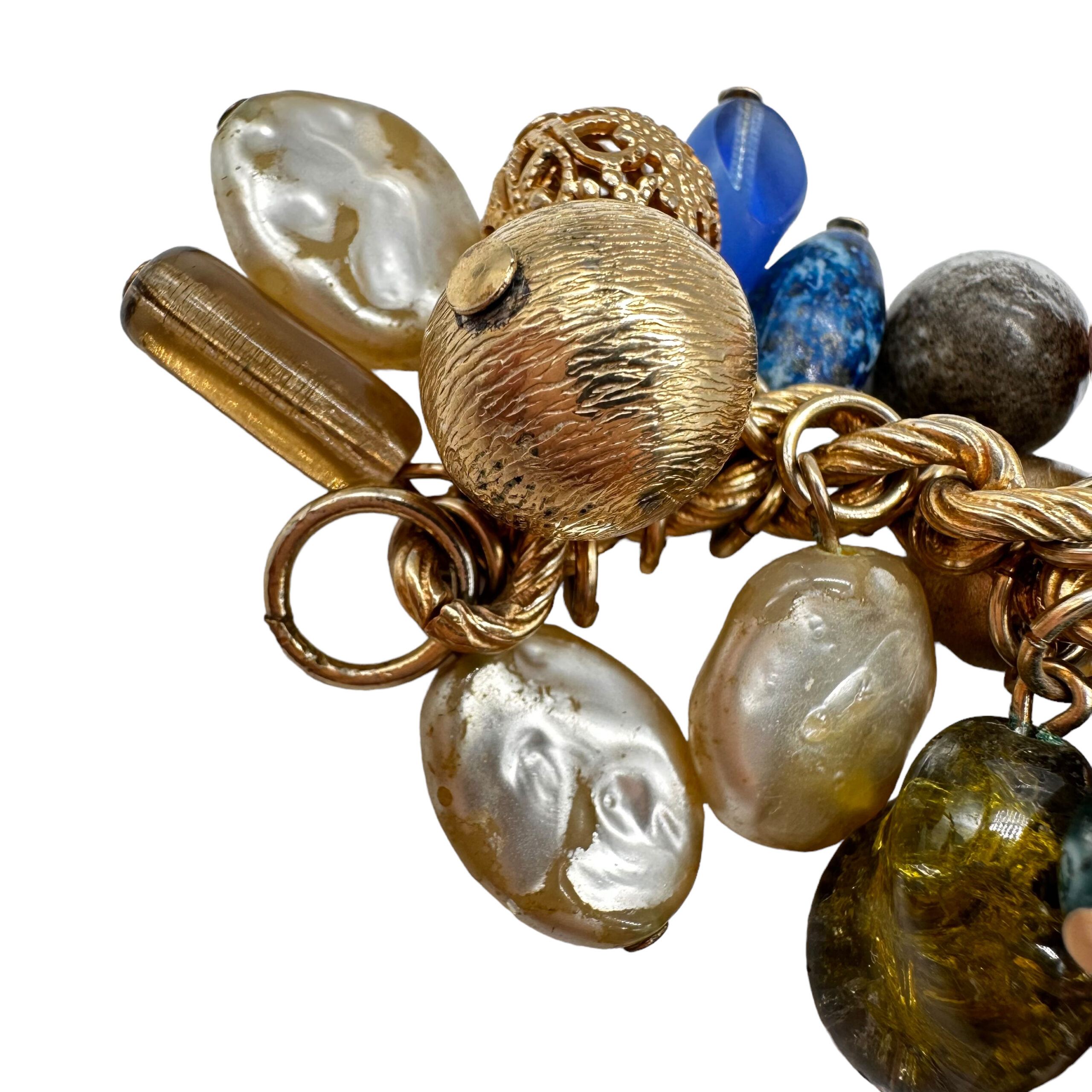 Vintage-Chunky-1950s-Charm-Bracelet6-scaled-1.jpg