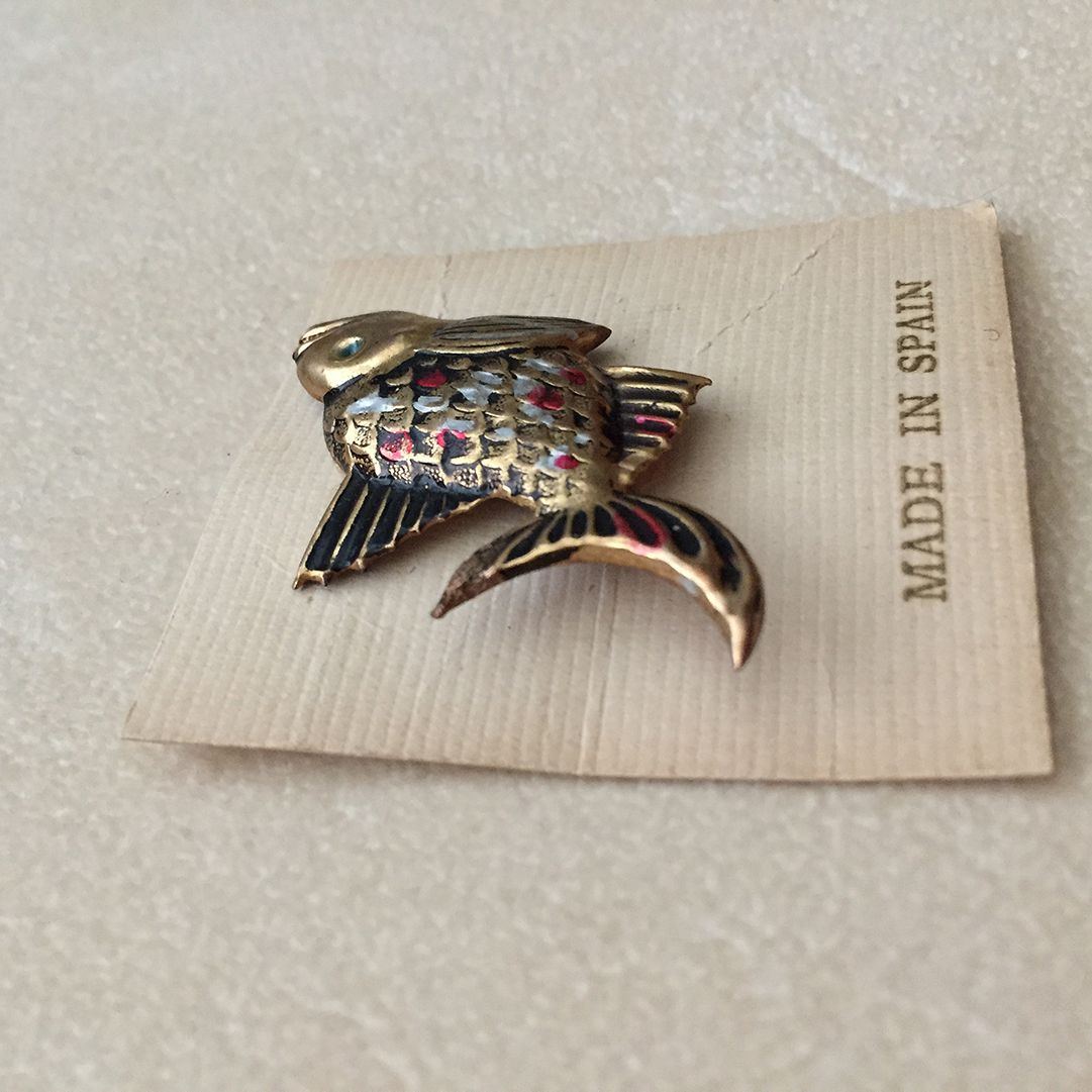 Vintage-Faux-Damascene-Toledoware-Fish-PIn-on-Original-Card-Made-in-Spain-3.jpg