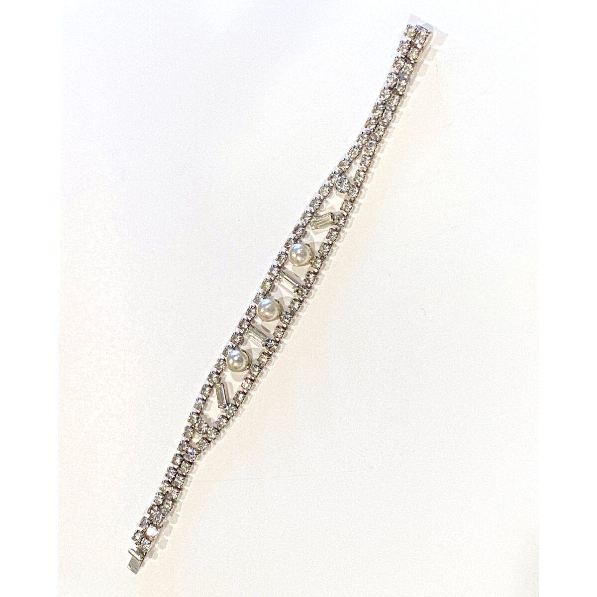 Vintage-Faux-Pearl-and-Rhinestone-Bracelet-1-e1625350808736.jpg