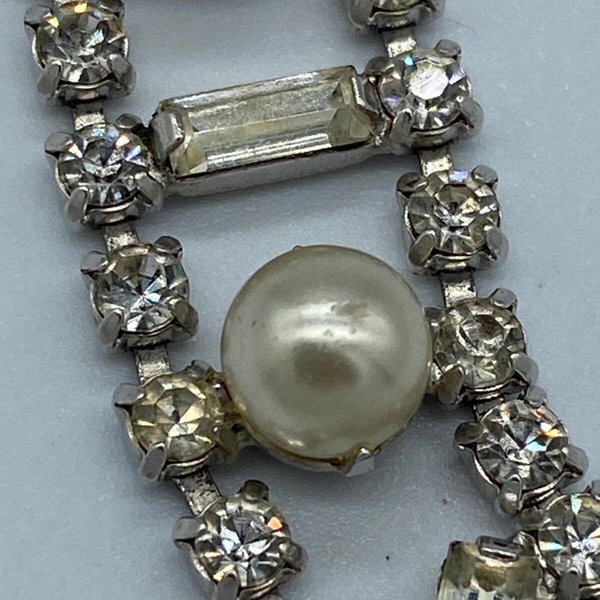 Vintage-Faux-Pearl-and-Rhinestone-Bracelet-2-e1625350793452.jpg