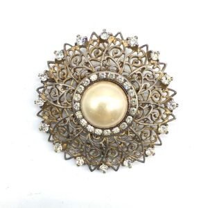 Vintage-Filigree-Rhinestone-and-Pearl-Brooch3.jpg