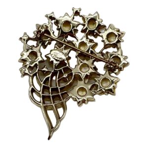Vintage-Kramer-of-New-York-White-Floral-Bouquet-Pin3.jpg