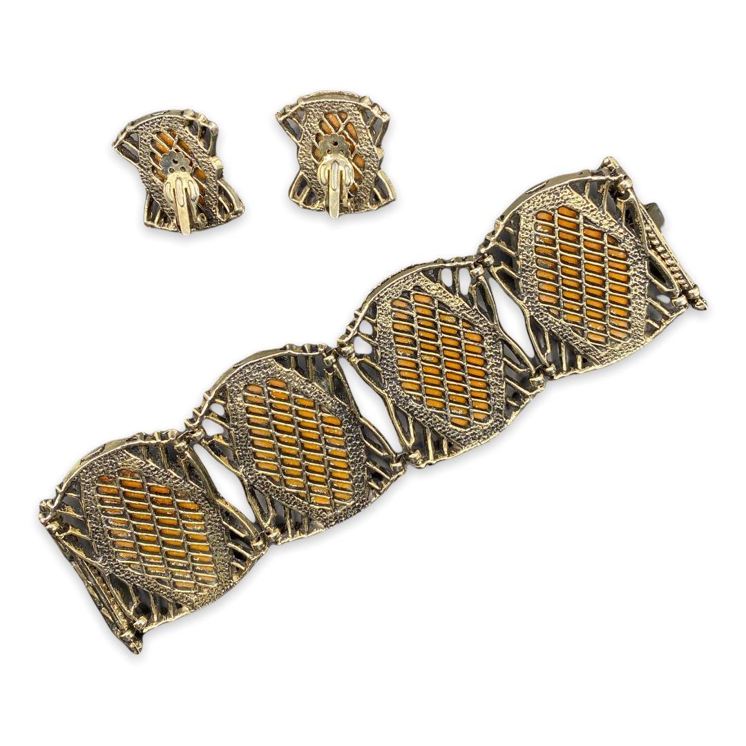 Vintage-Lucite-Confetti-Bracelet-Set3.jpg