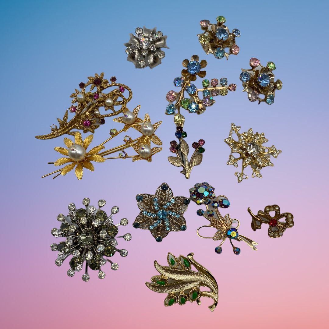 Vintage-Scatter-Pins-at-Vintage-Jewelry-Collect.jpg