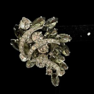 Vintage-Weiss-Rhinestone-Brooch.jpg