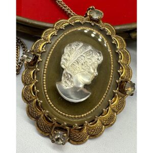 West-German-Cameo-Pendant2.jpg