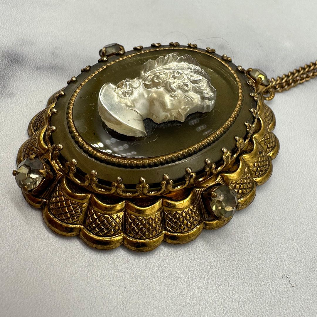 West-German-Cameo-Pendant5.jpg