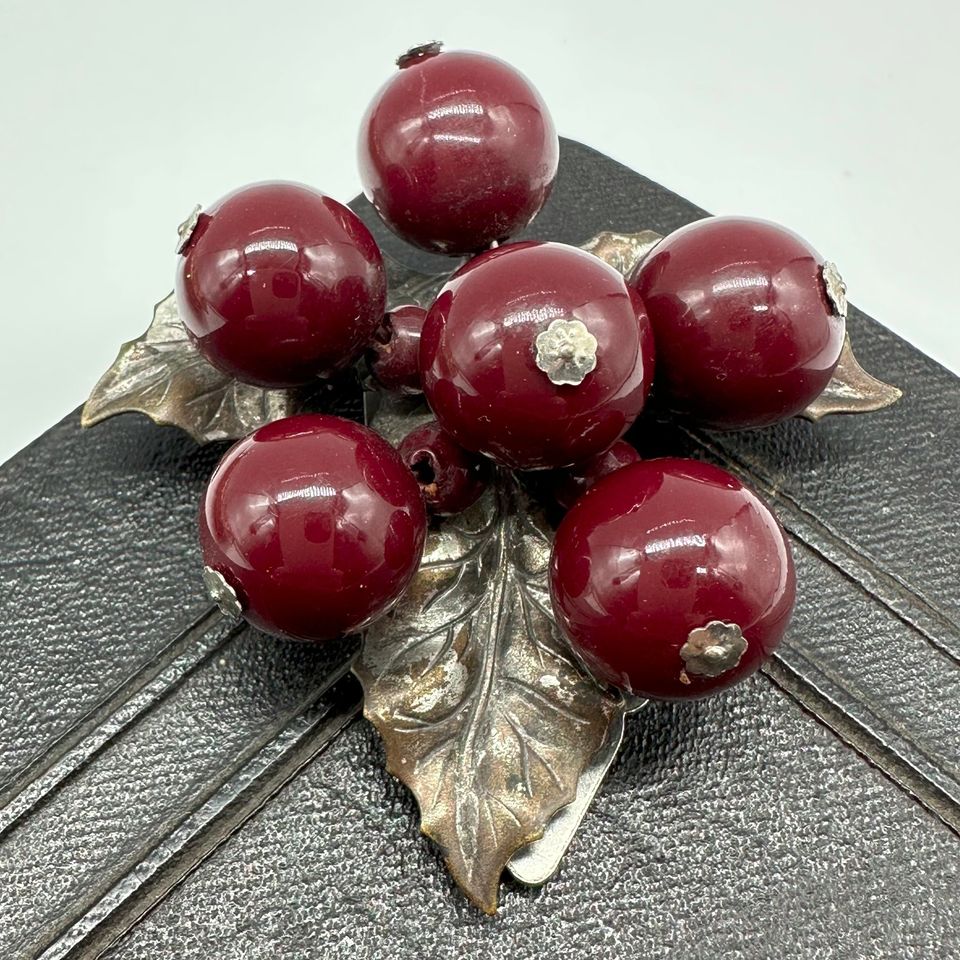 berry-dress-clip-3.jpg