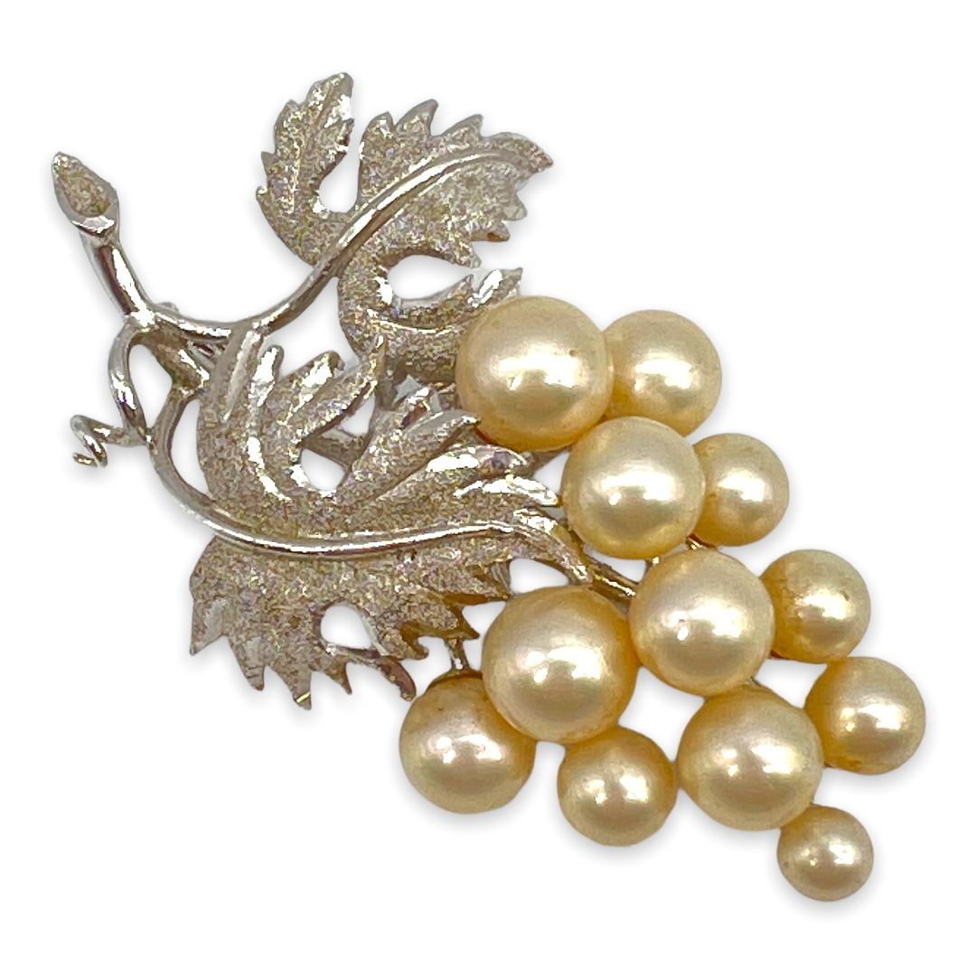 Cultured Pearl 915 Silver Grape Motif Brooch