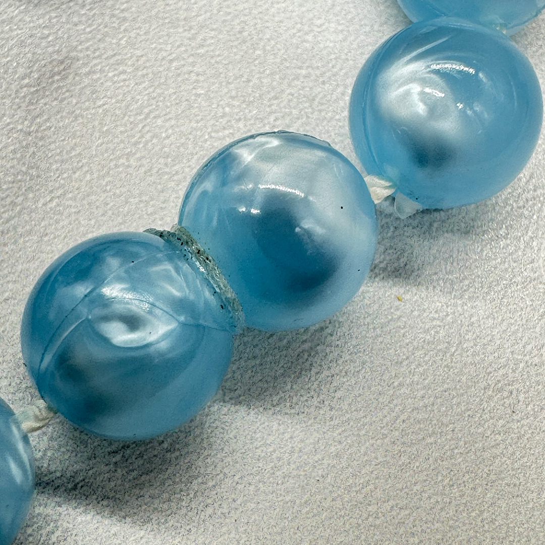 fun-1960s-blue-hard-resin3.jpg